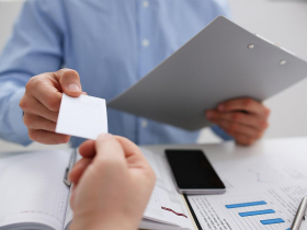 金融專家也會上當  哪些人容易成為箭靶？ 五情境釀破口  心理師教你識詐