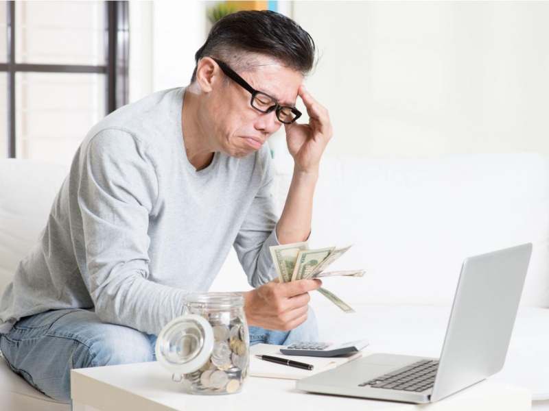 6年燒光2千萬退休金！勞保勞退5萬不夠用，71歲阿伯重當社畜啟示：為何多數人省錢一輩子退休10年內花光