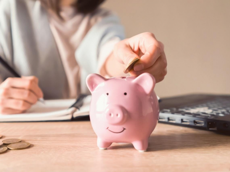 年薪百萬說沒就沒了！中年失業只能做2萬多的工作「我被淘汰了」...不靠死薪水，做對2件事實現財務自由