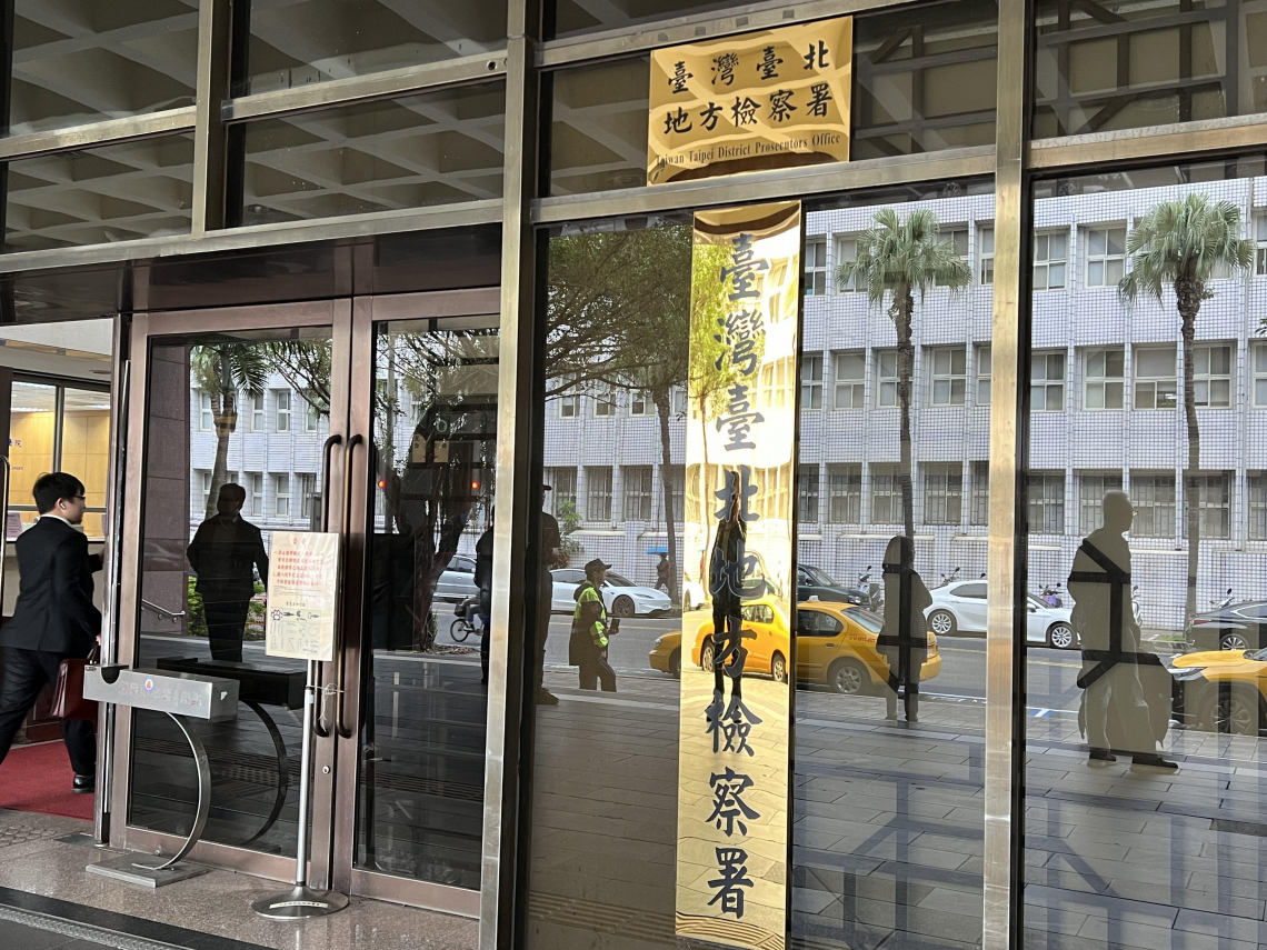 成衣大廠臺雅老董沈裕雄被詐50億，過世後董娘發現開告！竟是餐飲集團董座行騙，聯手女前科犯手法曝光