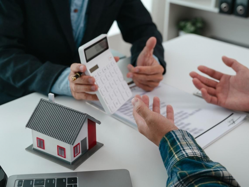 首購族第一問題「我買得起多少錢的房子？」前銀行經理曝「2秒速算法」：房地產賺錢給我中年裸辭的勇氣