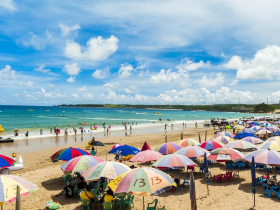 榮景再現？墾丁大街「一眼望去全是人頭」，熱鬧像過年…訂房率破4成，原來是這活動讓人潮回來了