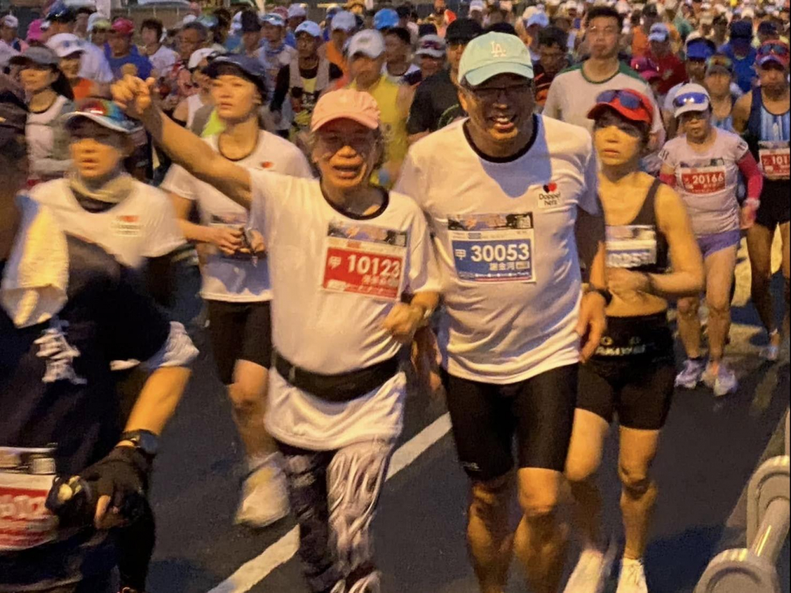 「跑過眾多馬拉松，特別喜歡蘇花馬！」謝金河挑戰21K半馬：聞著略帶魚腥味的港灣，感受在地風情