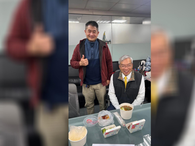 法律系畢業開店賣牛肉麵！湯頭用心熬煮、喝完不會口渴…謝金河嚐鮮：很久沒吃到這麼好吃的牛肉麵