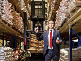 永鴻一手握金雞母「歐羅肥」、一手打造多元產品拴客 藥廠三代搞訂閱制  拚出台灣動物藥龍頭