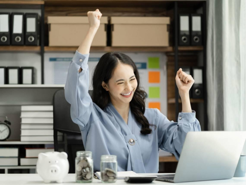 2年滾出163萬！她靠「這招」脫離沒完沒了上班地獄：瘋狂省錢囤現金，不是最好的存錢方法