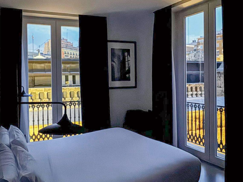 想和員工做朋友的旅店