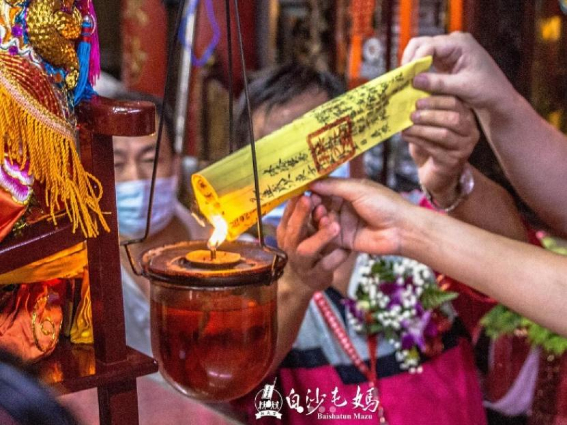 白沙屯媽祖進香報名搶翻！他不解「每年不都跟著走」？信徒分析兩者最大差異…拱天宮這麼說