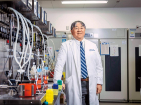 研發出心肌層片救八病患  再生醫療權威澤芳樹談救世夢         他讓兩公分跳動心臟首亮相！ 