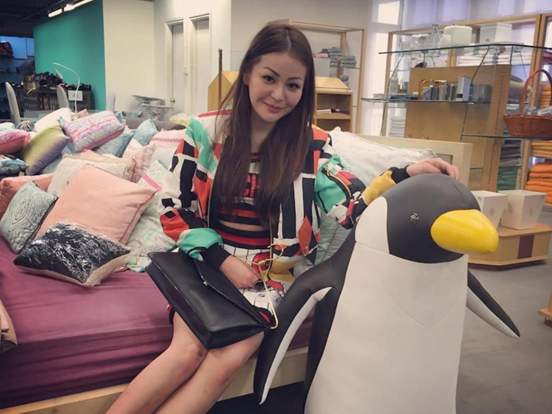 香港前特首梁振英33歲次女驟逝，沒留隻字片語…他悲慟發文「安詳地躺床上、才剛打流感疫苗」