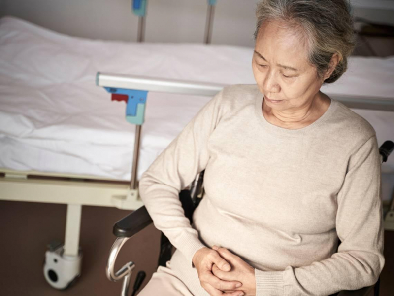 拼命存到2千萬，錢都花在看醫師「每天躺病床喘氣呼吸而已」...她年收8千萬後明白了：只會存錢，不會幸福