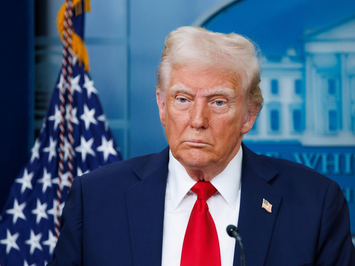 關稅、通膨釀「反川」情緒上漲！關鍵藍領工人也倒戈…川普成績單首度出現「不支持多過支持數」