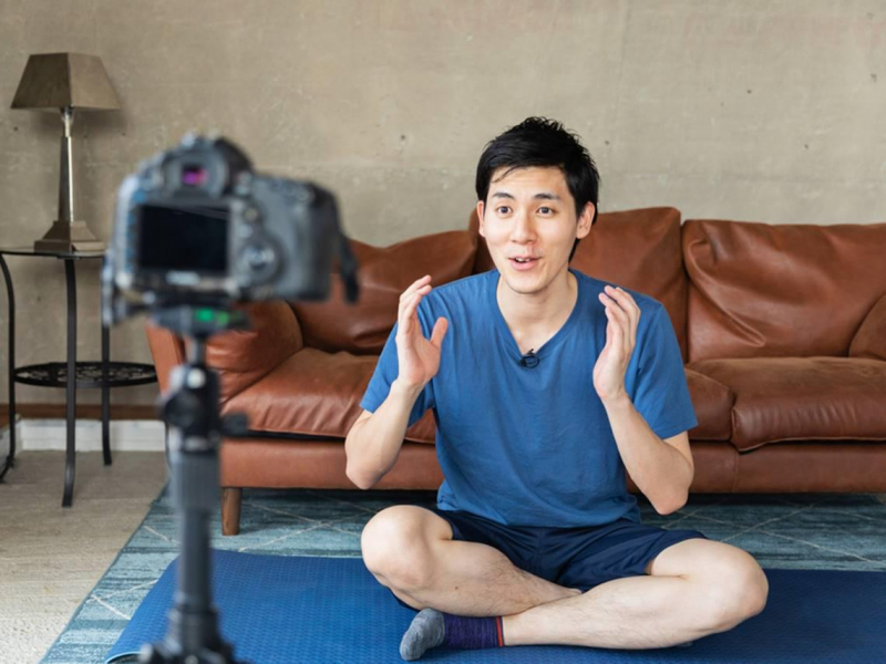 一支煎牛排影片，讓他翻身3千萬收入網紅！拍片素人如何扭轉人生低谷、衝高YouTube流量和財富的秘密