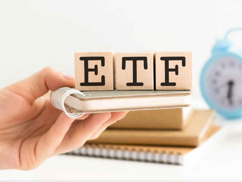 00929不是死抱就好！手上43張ETF賠掉14％...他用「1招」優化存股：就算一直配0.05元，也能安心等翻身