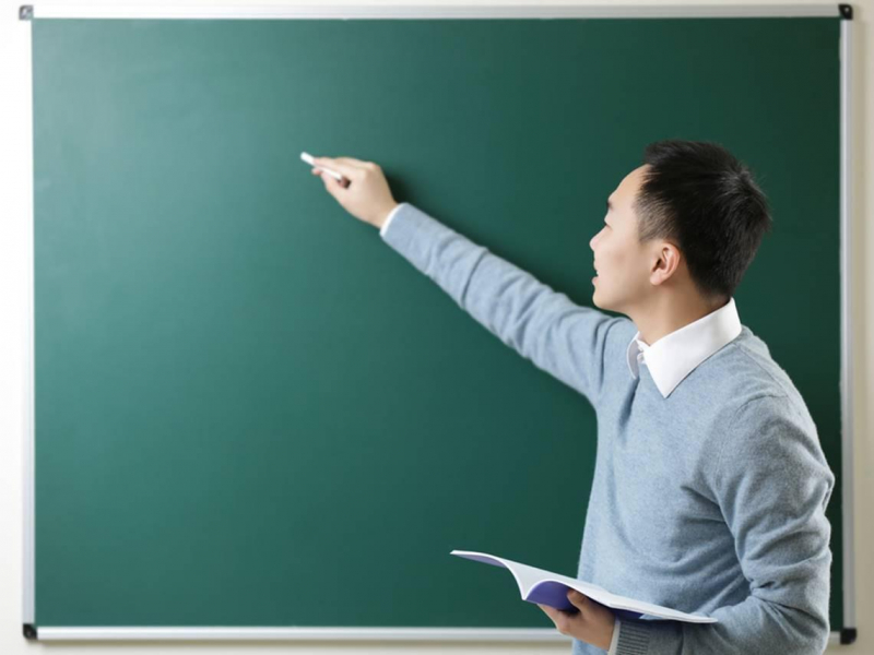 47歲補習班老師只花2年7個月，把14萬滾成6000萬：揭短線賺錢公式，大盤在跌也能穩賺