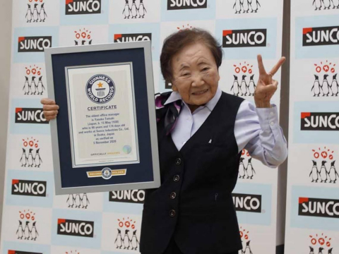 95歲還工作！「世界最高齡總務課長」一做66年…半百才學電腦記帳，聽「謝謝」感受工作意義和喜悅