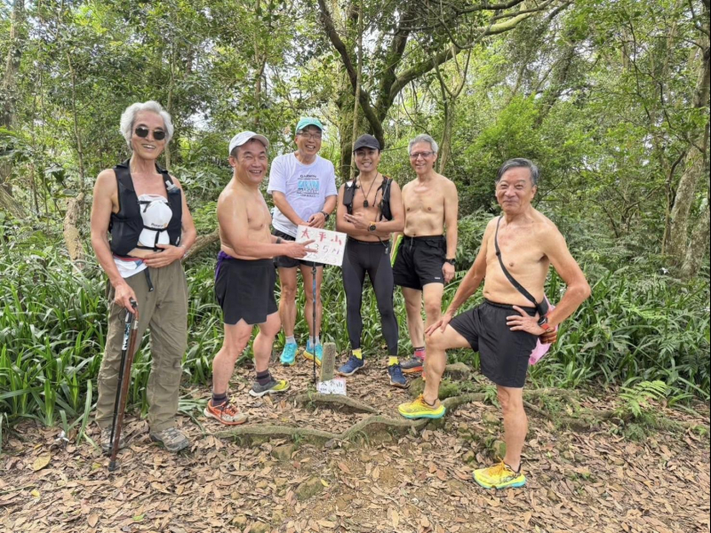 先找好餐廳，再找山爬！謝金河登石門山「充滿原始的野味」…大讚石門水庫這間餐廳，鹽烤台灣鯛有特色