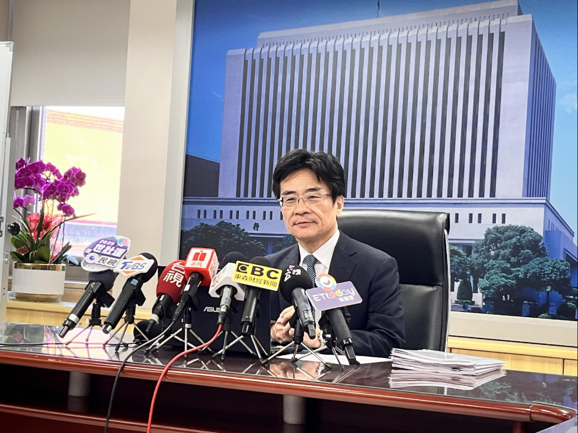 楊金龍撂狠話盯禿鷹炒匯，台幣終於貶了！禿鷹判斷標準有哪些？央行：做這件事超過3天恐被查