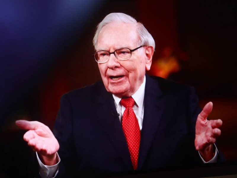 窮小子到身價300億，拚命賺錢讓兒子贏在起點，直到巴菲特一通電話點醒他：能給孩子的不只是錢