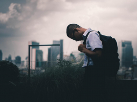 師大附中數理資優生學測分夠格、卻因「南京出生」被國防醫學院刷掉！為何得等22歲才能讀？校方回應了