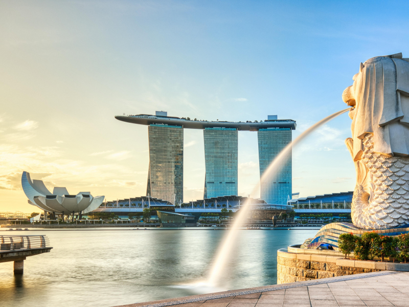 他34歲就當移民局總監，一路高升國發部、內政部常務次長！新加坡「獎學金制度」如何煲出專業人才？