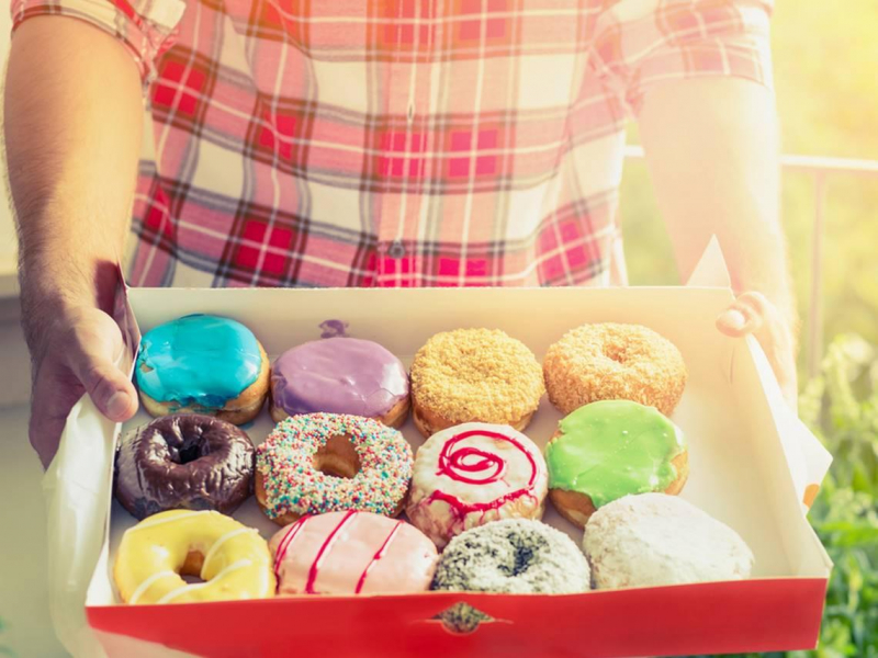  7元vs.40元衛生紙，貴5倍更熱賣！12個免費甜甜圈、不怕試閱被看光…「賠錢賣」為何反能賺到錢