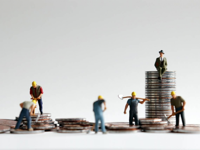 把富人、窮人財產歸零，丟去挖煤1個月，為何窮人越挖越窮，富人卻再次致富？1個故事揭致富關鍵