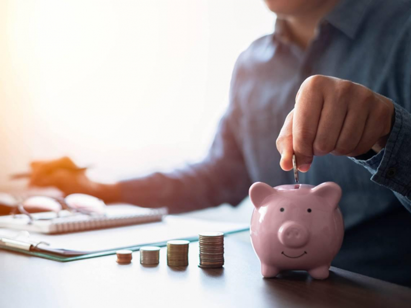 25歲vs.35歲的殘酷對比：晚10年投資，退休金竟少千萬！40年股市老手揭穩穩賺錢心法