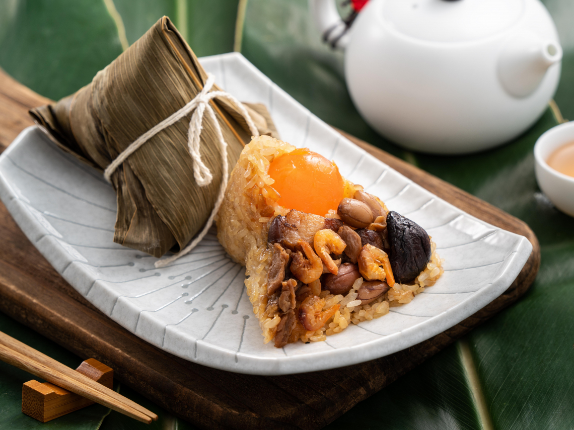 端午節吃粽子「粽葉、綁繩」是廚餘還是垃圾？艾草怎麼丟？環保局提醒勿分錯，最高恐罰6000元