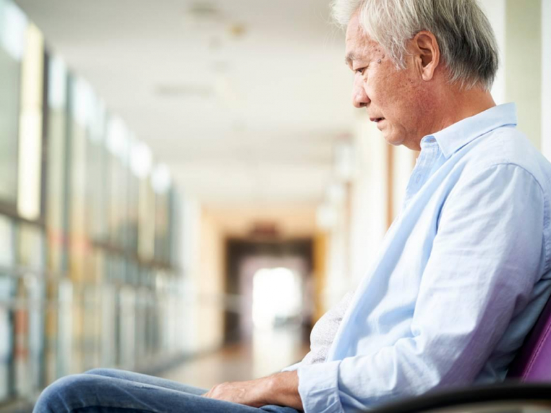  他錢多到能買醫院大樓，過世前卻低語「不值得為錢犧牲自己」...安寧醫師從兩個臨終病人學到的人生啟示