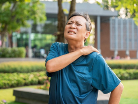 56歲澎湖男「肩頸按摩」竟癱瘓！誤觸「禁區」恐頸動脈剝離、腦中風…按摩後突發這些症狀要當心