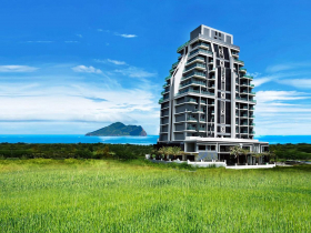 開窗望海 盡覽龜山島美景；蘭陽烏石港海景酒店 坐擁山與海的在地感動