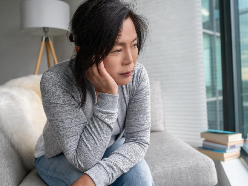 房子我買的，爸媽我顧的，弟弟還要我放棄繼承遺產！大齡女兒血淚告白：一生有三錯「沒結婚又太孝順」