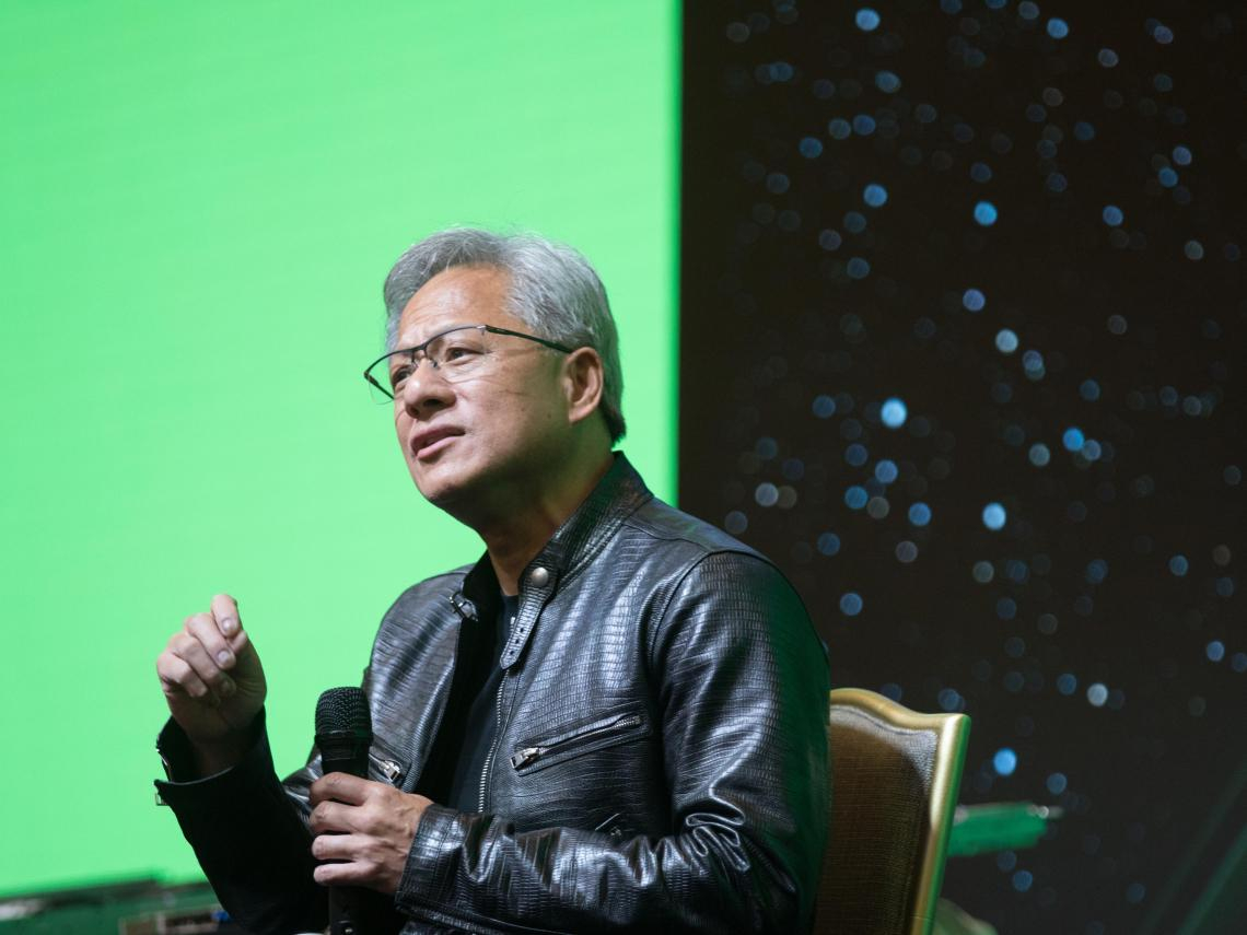 黃仁勳：輝達財測全面排除中國貢獻！對美放寬晶片出口限制坦言「不抱持期待」…錯失1.5兆市場怎辦？