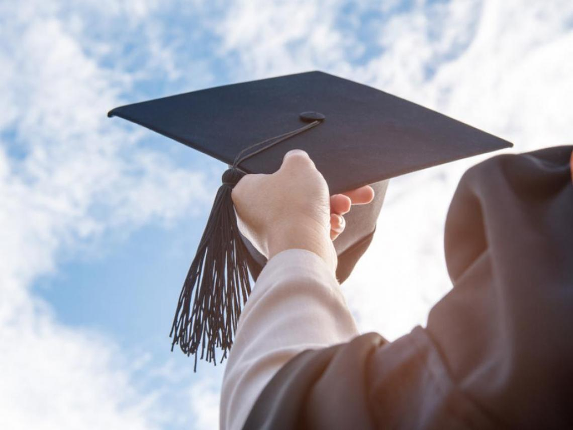 大學個申放榜錄取理工科，未來穩領高薪？頂大教授示警「這種工作」消失中：外包到海外或AI取代
