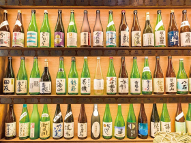 二戰後曾賣劣質調味酒  職人造酒精神一度消失    百年歷史打掉重練  日本清酒國際發光