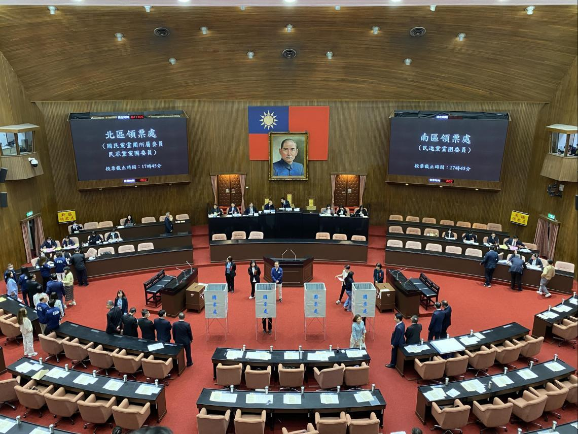 大罷免投票日確定！首波24名藍委＋高虹安罷免成案上場，為何選7/26中選會解釋了