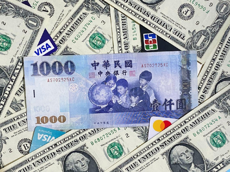 台幣兌美金28.XX元、日圓0.20元....該衝了？怎麼換最便宜？一文看懂：匯率高低點判斷、換匯技巧！