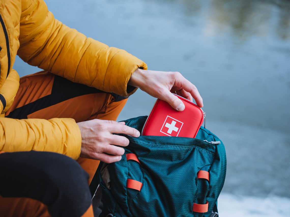 緊急避難包要裝啥？3公升水、2100大卡糧食…清單一次看！城鎮韌性演習全聯也加入，未來擴及超商？