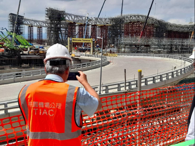 1283億打造桃機3航廈，動員外籍移工逾2千人、三星派副社長坐鎮…謝金河直擊現場親揭工程波折