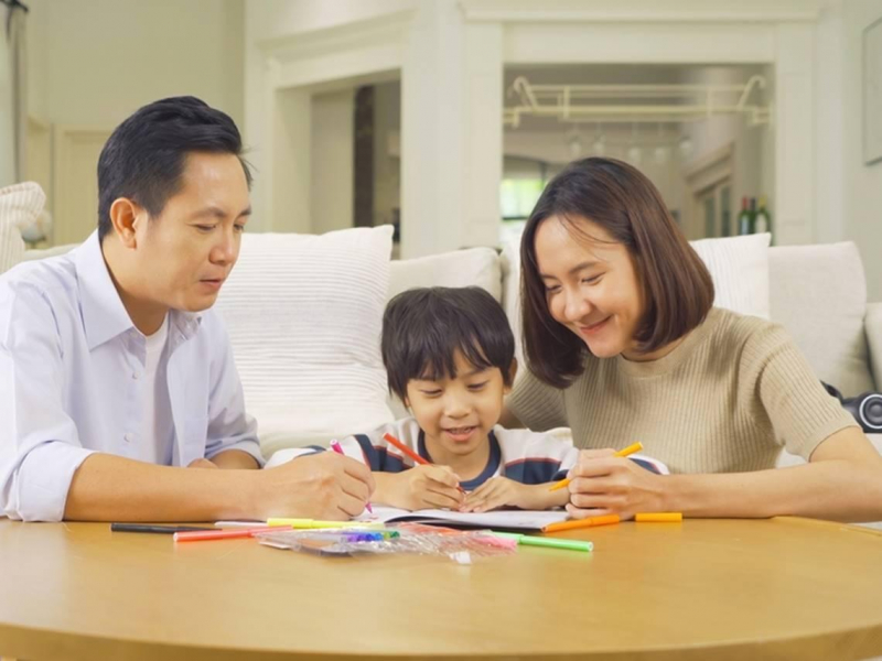 他輔導1千個學生考進醫學院！有錢人在子女教育中絕不會說「專心讀書就好」...富豪10大教養秘訣公開