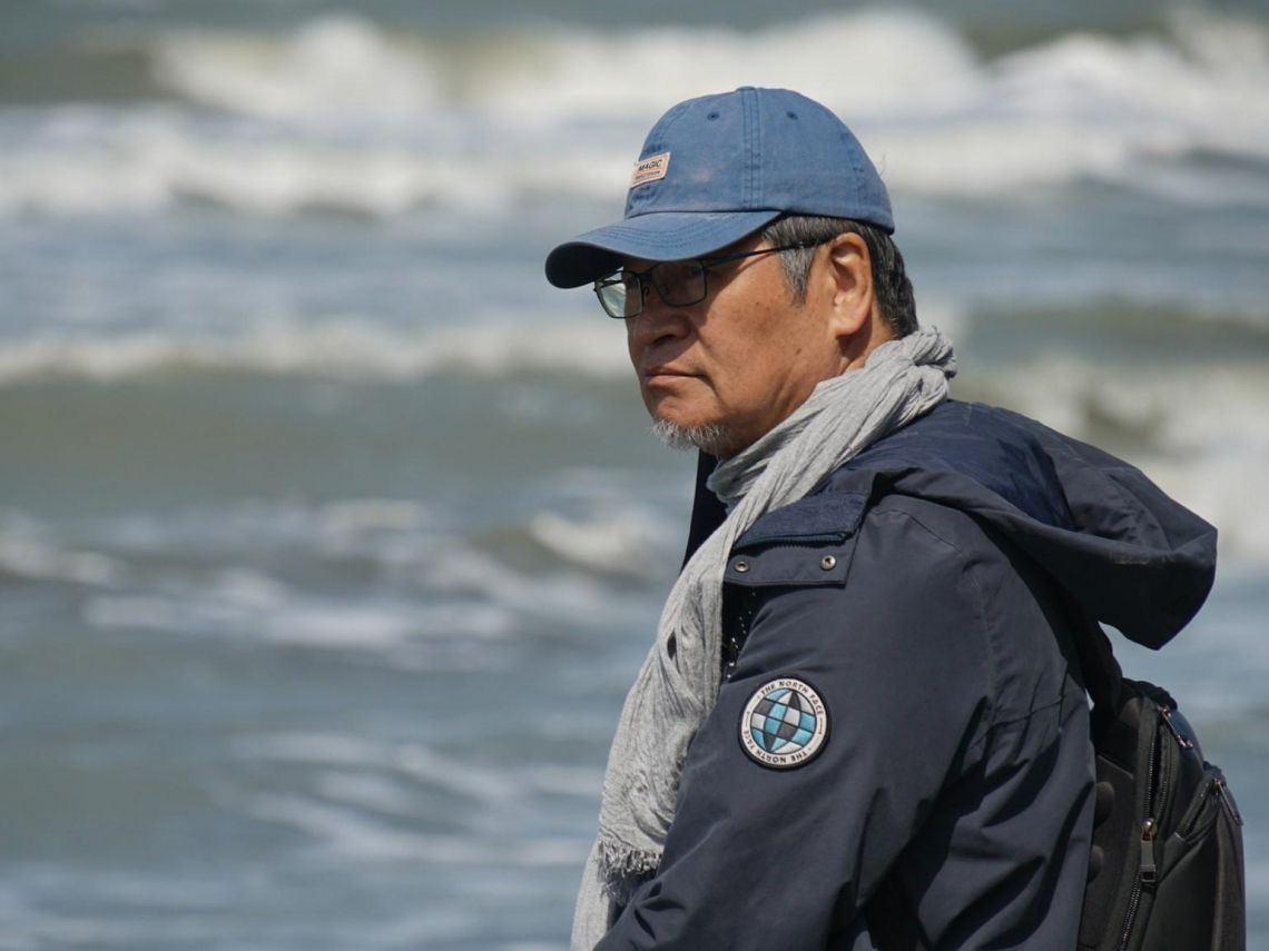 69歲《浩客慢遊》作家王浩一猝逝！5天前母親剛走「電話中如小孩般啜泣」…心臟不適停路邊沒再醒來