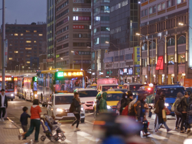 汽車族注意！新規即刻上路，駕駛未停讓行人「釀重傷或死亡」要罰3萬6…未來吊照期限再延長