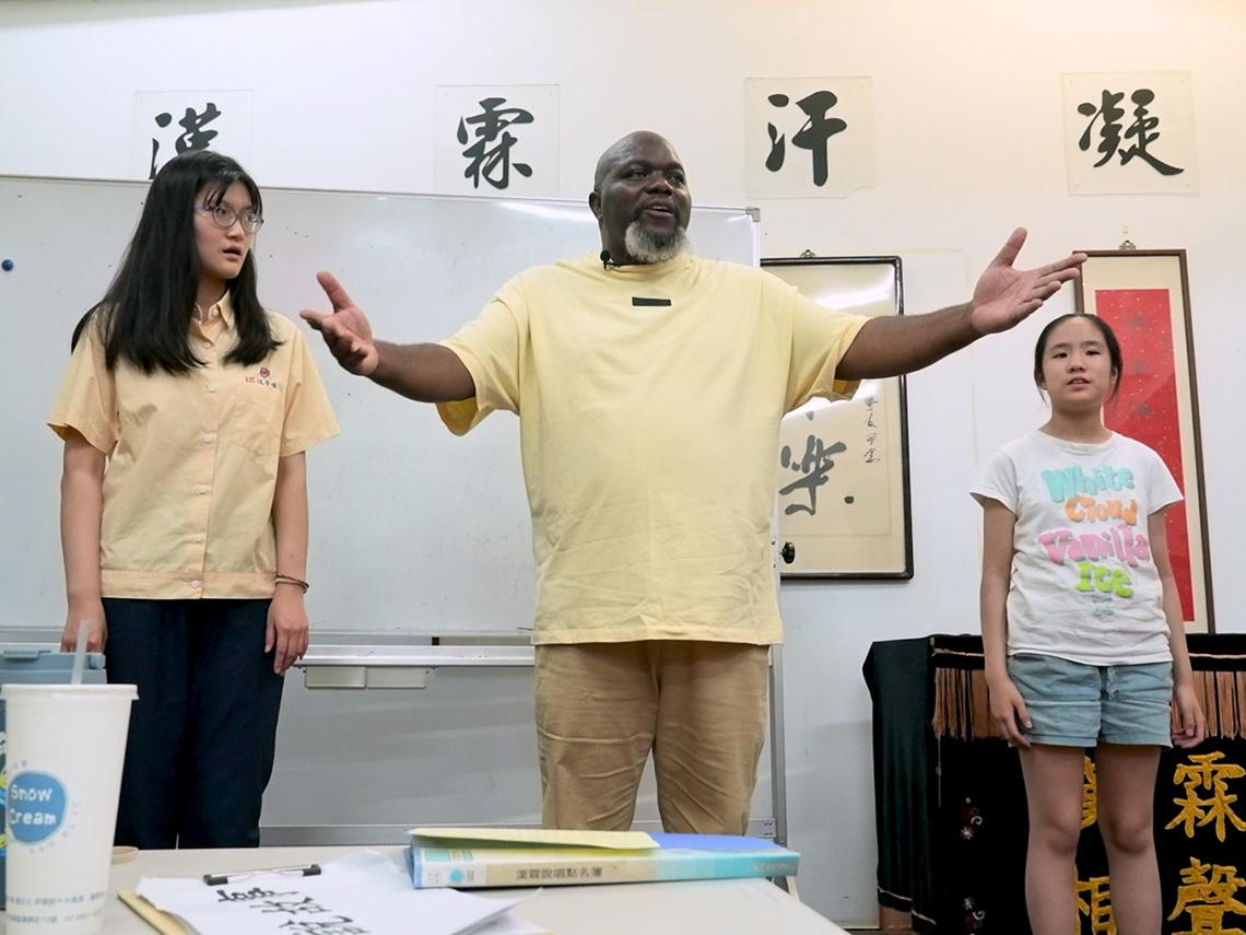 記得他嗎？這位黑人廣告明星，原本只是「路過台灣」，卻待了36年！