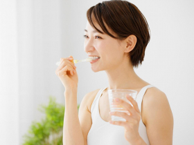 缺牙影響飲食與發音  還可能提高失智風險   防老化先護牙  按時清潔、檢查是關鍵