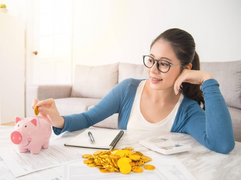 妻子結婚拒收鑽戒只要黃金「3優勢成財富自由關鍵」！月光族老公交出薪資存摺，她把1200萬變1億元的秘密