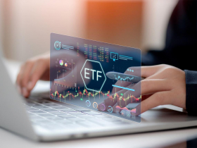 VT無腦買全世界、QQQ重押科技股... 美股兩大ETF論戰!專家建議長期投資選它