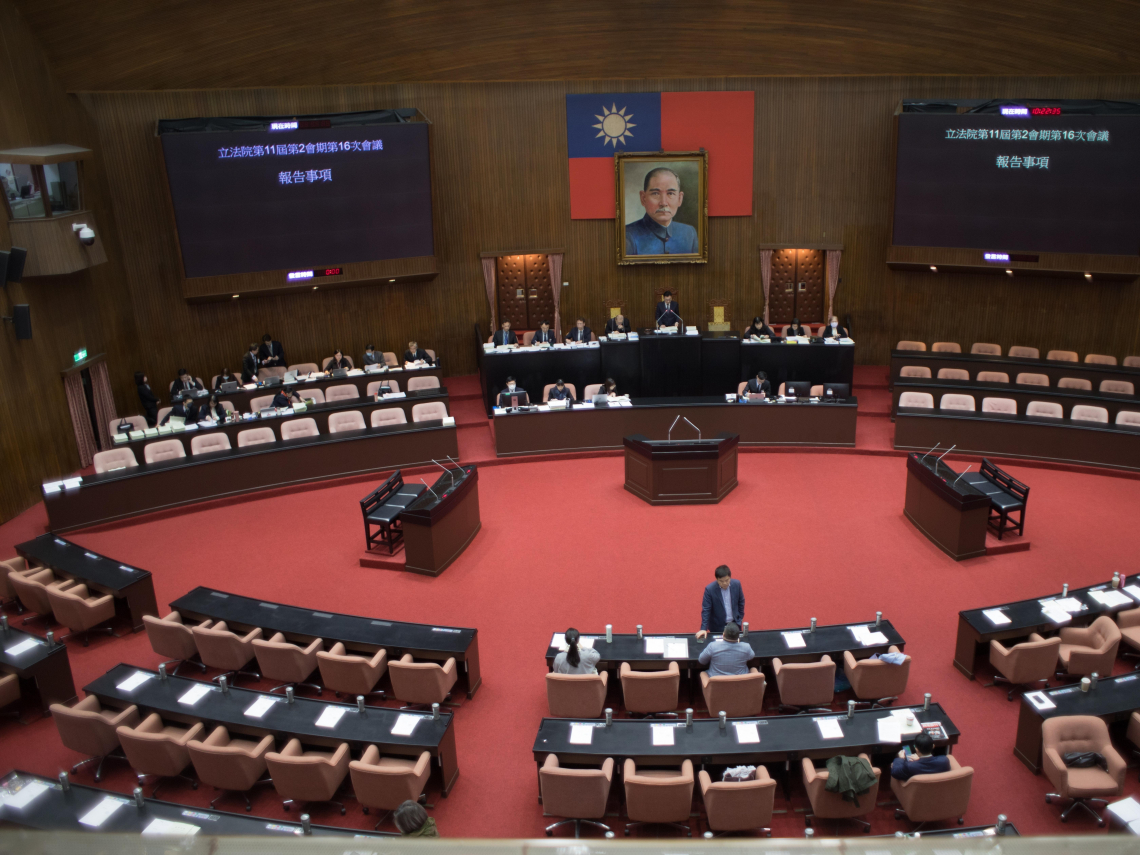 以後沒有博愛座了！立院三讀通過改名「優先席」，使用對象有誰？台鐵「新車已改名」，高鐵進度曝光