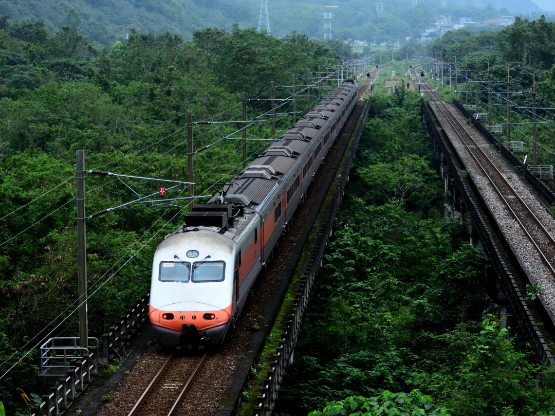 726大罷免，台鐵加班車來了！增開3班自強號疏運，週四零時開搶 ... 高鐵也加開5班，估投票周湧現返鄉潮 