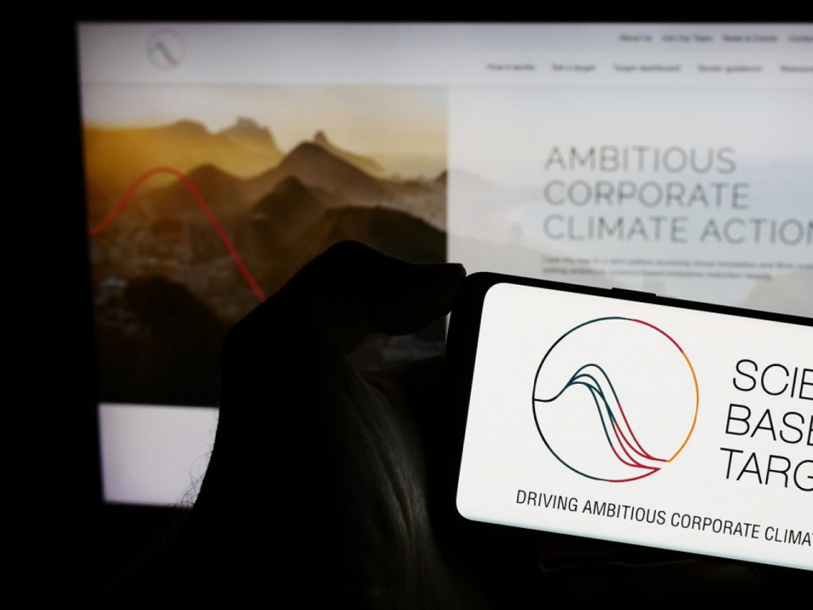 SBTi不再是企業淨零唯一指標？239家企業氣候承諾遭移除後，家樂福、聯合利華轉向哪些認證？